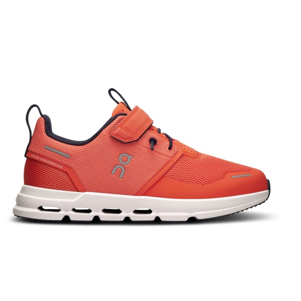On Cloud Play Flame | White size k 1 gently used unisex